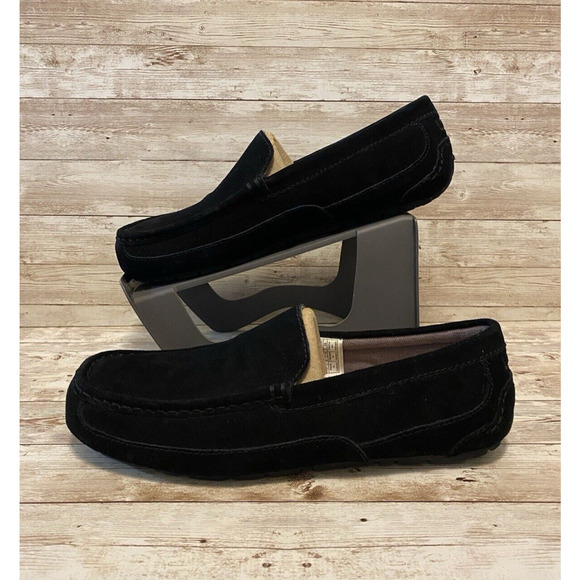 Ugg Loafers Mens Size 10 Black Leather Suede Fleece Lining Loafers NWOB main image 8